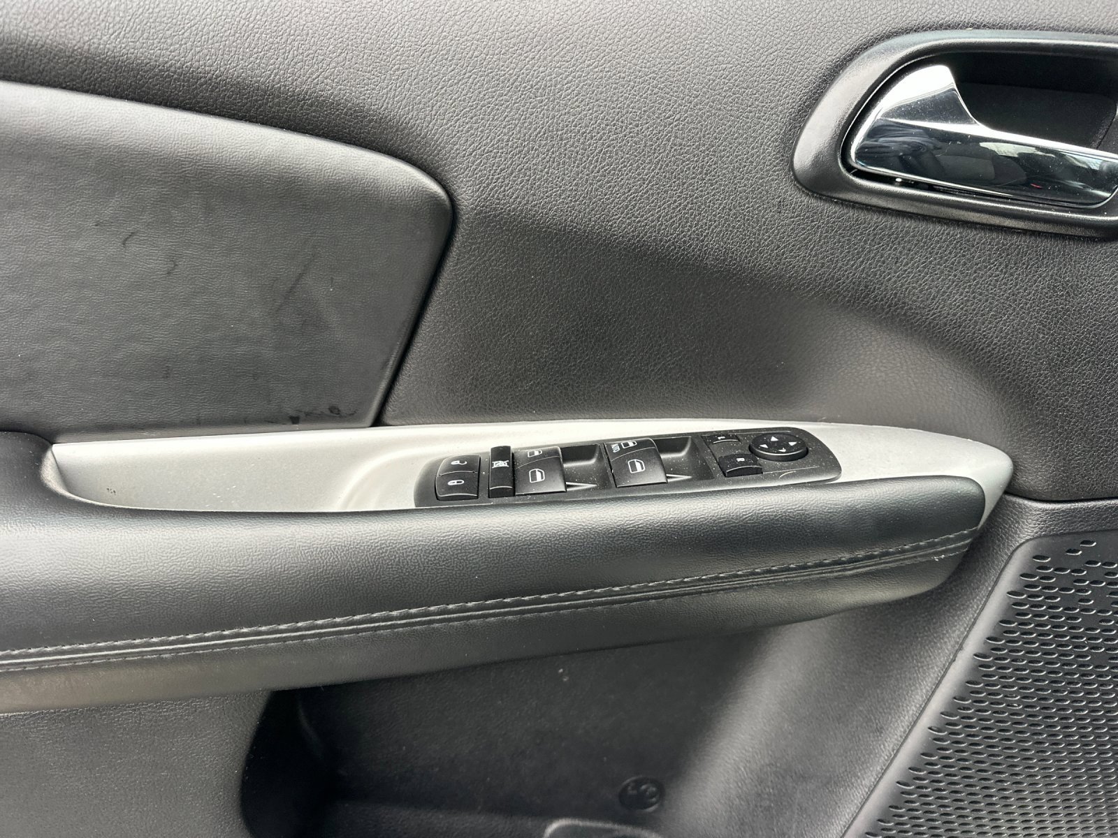 Used 2020 Dodge Journey SE w/ SE Popular Equipment Group image 11