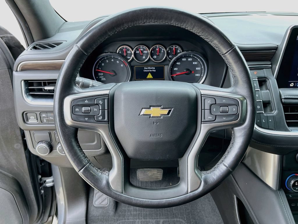 Used 2021 Chevrolet Suburban LT w/ Luxury Package RWD image 18