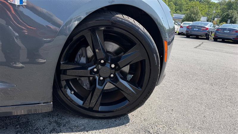 Used 2017 Chevrolet Camaro SS RWD image 17