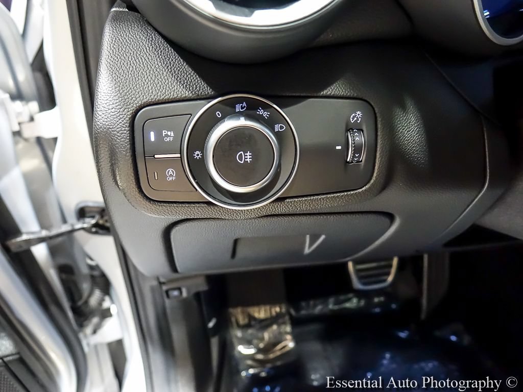 Used 2024 Alfa Romeo Giulia Ti AWD/4WD image 24