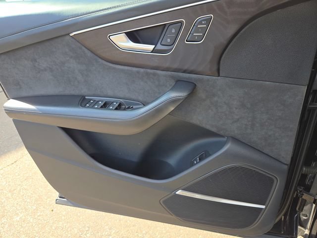 Used 2021 Audi Q8 Prestige AWD/4WD image 15