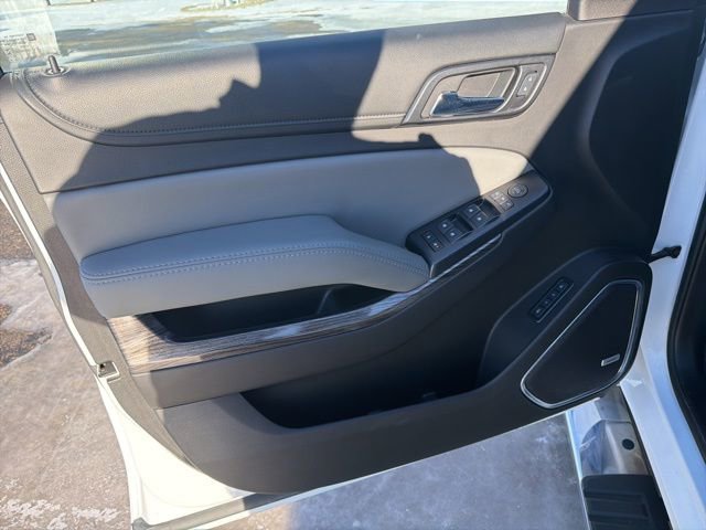 Used 2017 Chevrolet Tahoe LT w/ LT Signature Package image 12