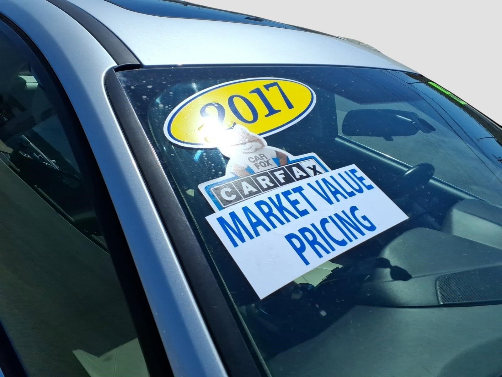 Used 2017 Ford Focus Titanium image 9