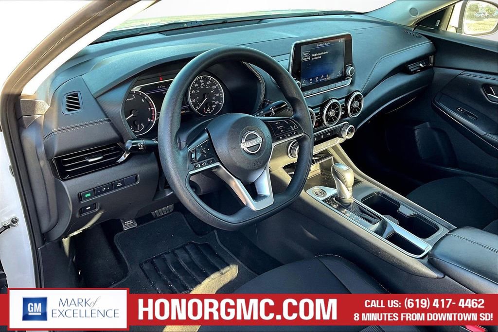 Used 2024 Nissan Sentra SV FWD image 17