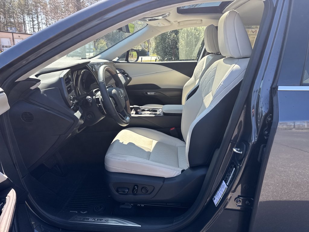 Used 2025 Lexus RX 350 w/ Convenience Package AWD/4WD image 10