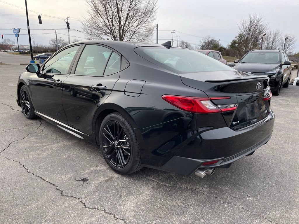 Used 2025 Toyota Camry SE image 4