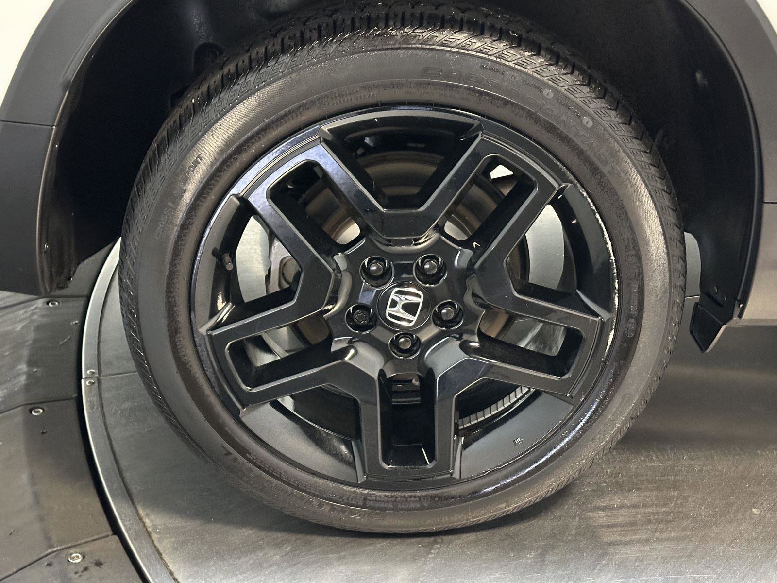 Certified 2024 Honda Passport Black Edition image 16