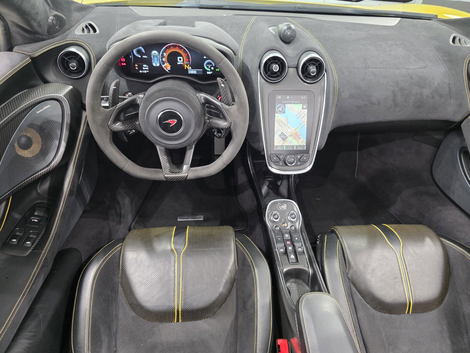 Used 2018 McLaren 570S Spider image 9