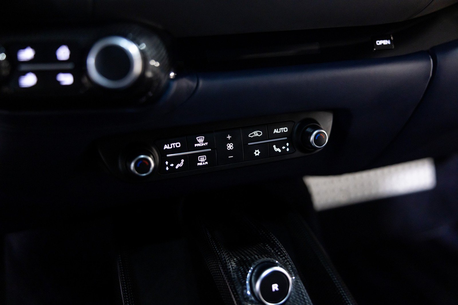Used 2019 Ferrari 812 Superfast RWD image 48