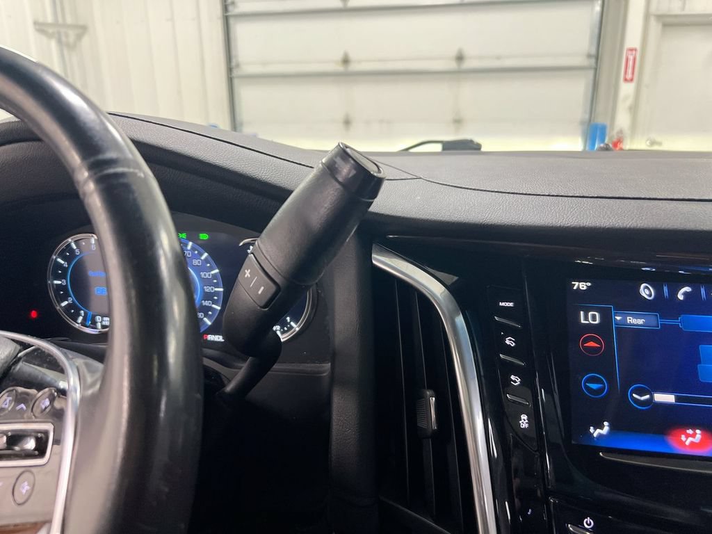 Used 2019 Cadillac Escalade ESV Luxury AWD/4WD image 18