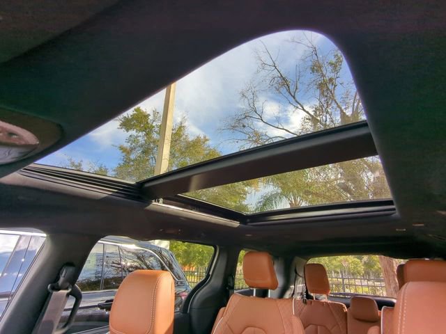 New 2026 Chrysler Pacifica Pinnacle w/ Trailer Tow Group image 26