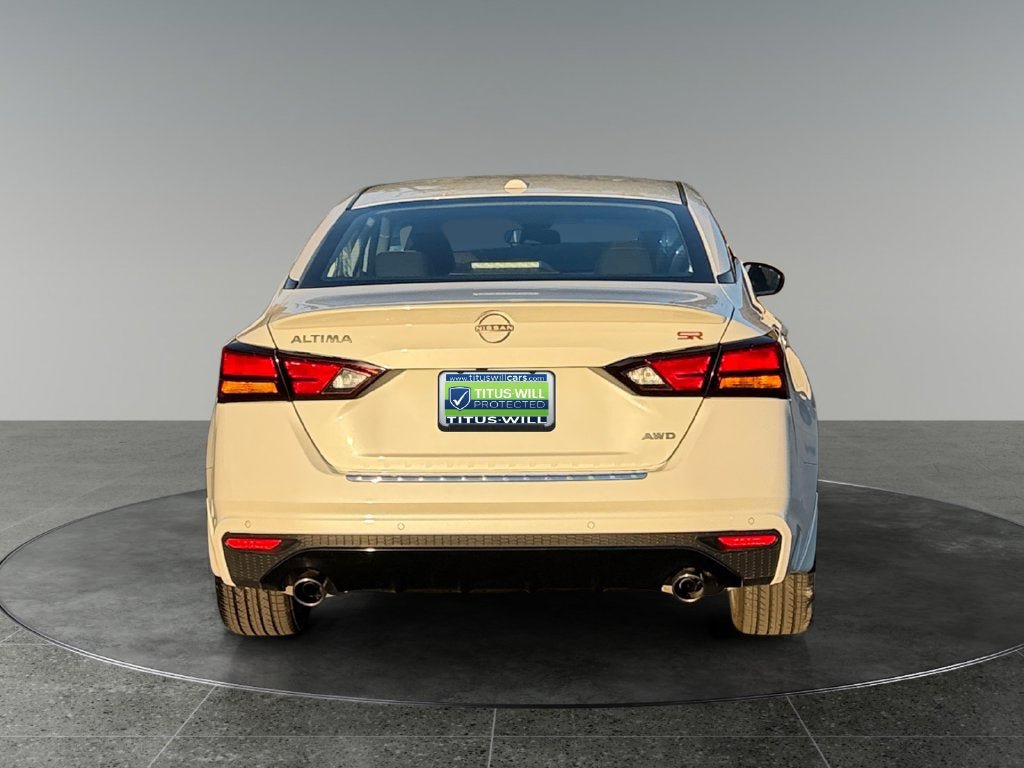 Used 2023 Nissan Altima 2.5 SR w/ SR Premium Package AWD/4WD image 9