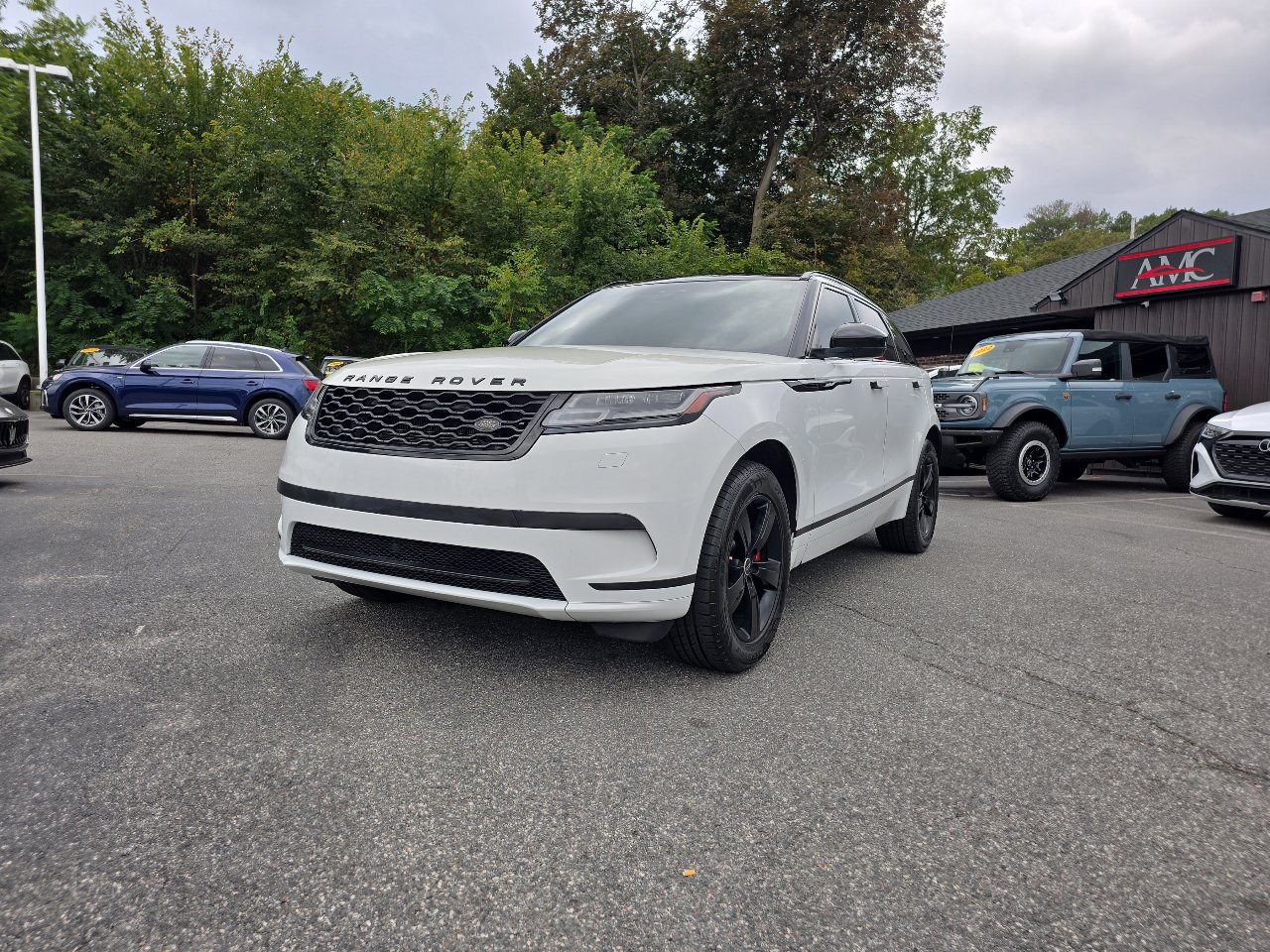 Used 2018 Land Rover Range Rover Velar S image 3