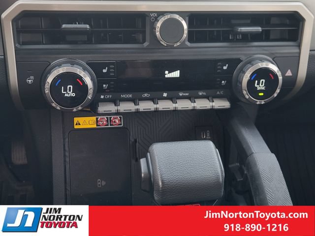 Used 2025 Toyota Tacoma TRD Off-Road w/ TRD Off Road Premium Package AWD/4WD image 20