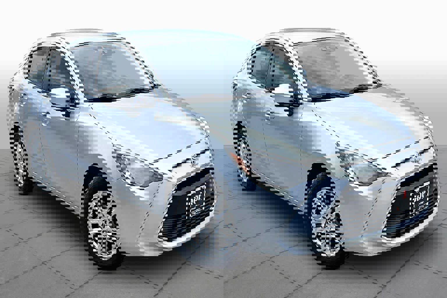 Used 2017 Toyota Yaris iA image 3