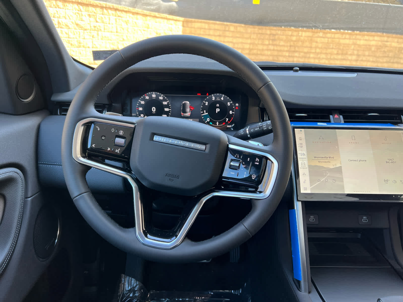 Used 2025 Land Rover Discovery Sport Dynamic SE image 12