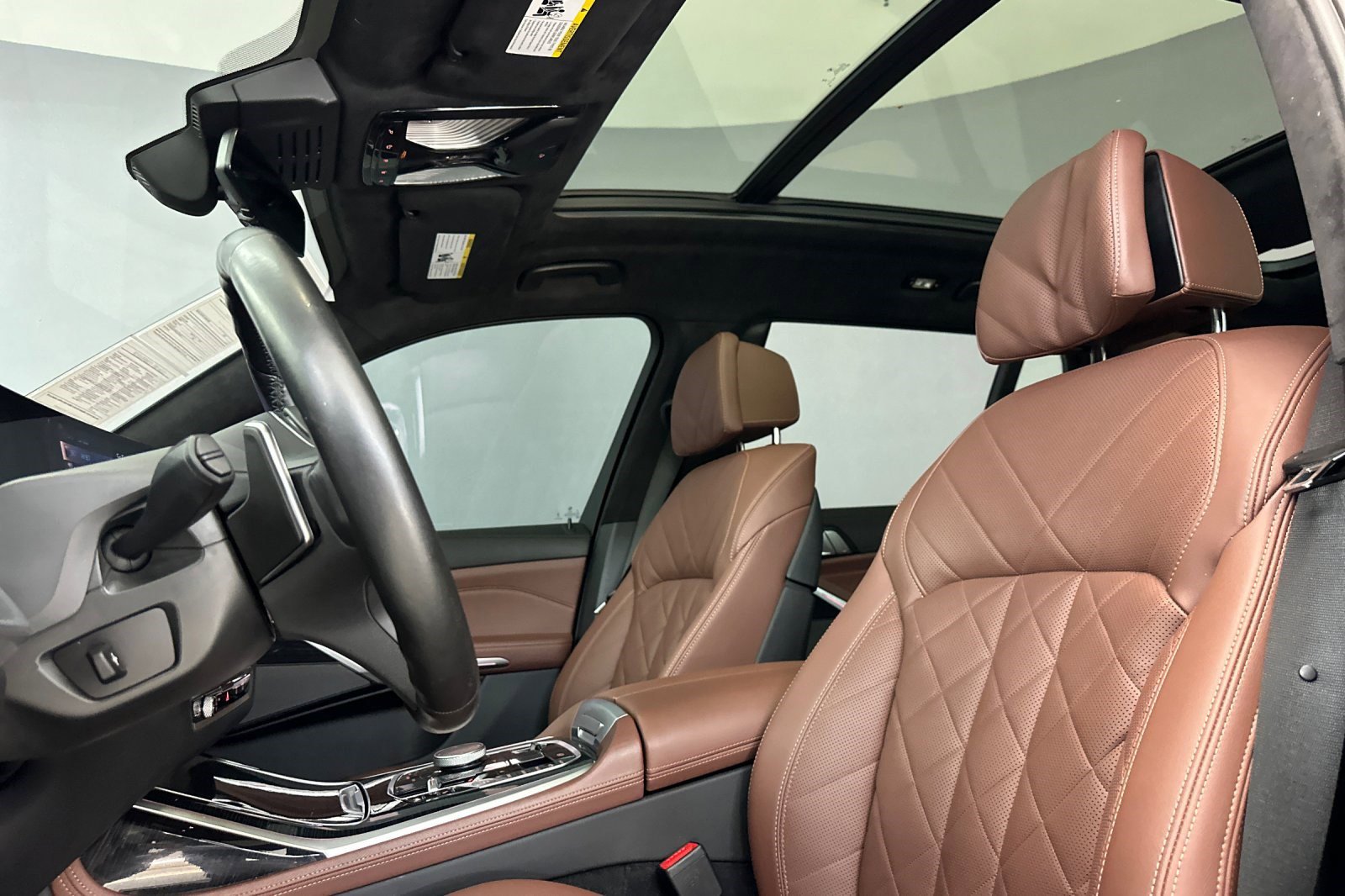 Used 2024 BMW X7 xDrive40i w/ M Sport Package image 16