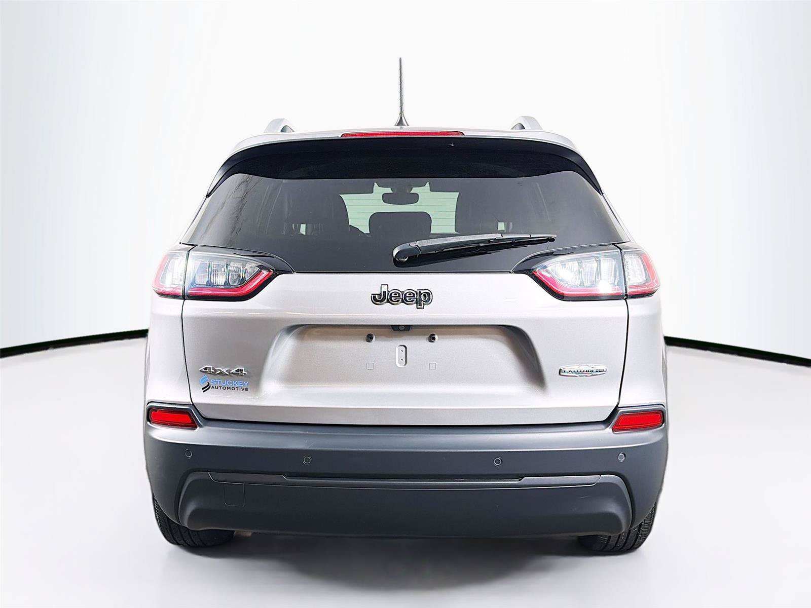 Used 2020 Jeep Cherokee Latitude Plus w/ Comfort/Convenience Group AWD/4WD image 10