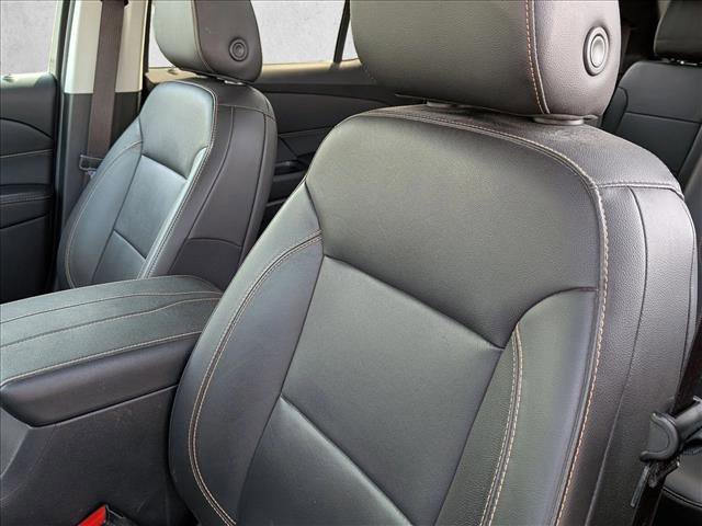 Used 2021 Chevrolet Traverse LT w/ LT Premium Package image 9