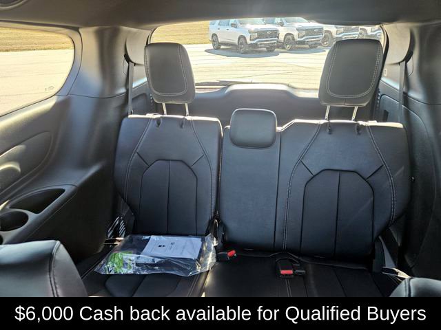 New 2026 Chrysler Pacifica Select FWD image 27