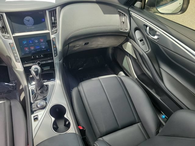 Used 2019 INFINITI Q60 3.0t Luxe RWD image 13