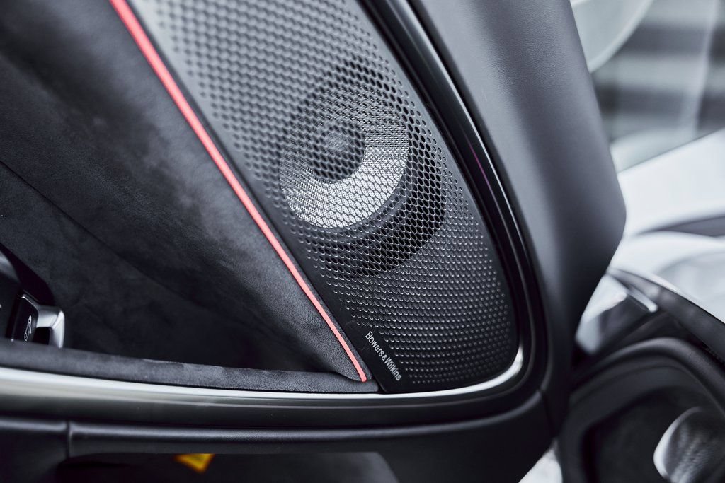 Used 2023 McLaren Artura RWD image 39