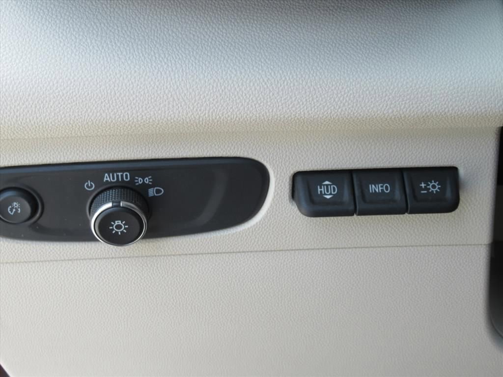 Used 2022 Buick Envision Avenir w/ Technology Package II image 22