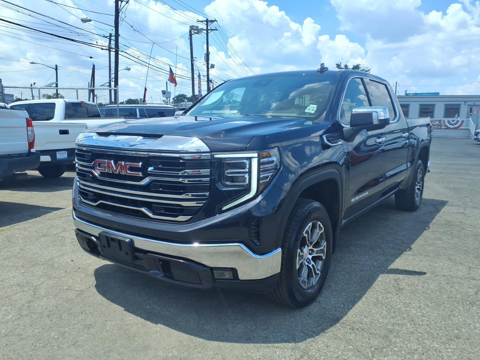 Used 2026 GMC Sierra 1500 SLT AWD/4WD image 3