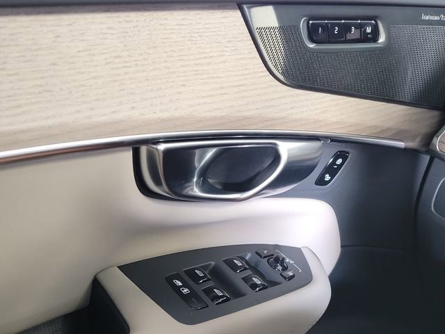 New 2026 Volvo XC90 T8 Plus w/ Protection Package Premier AWD/4WD image 26