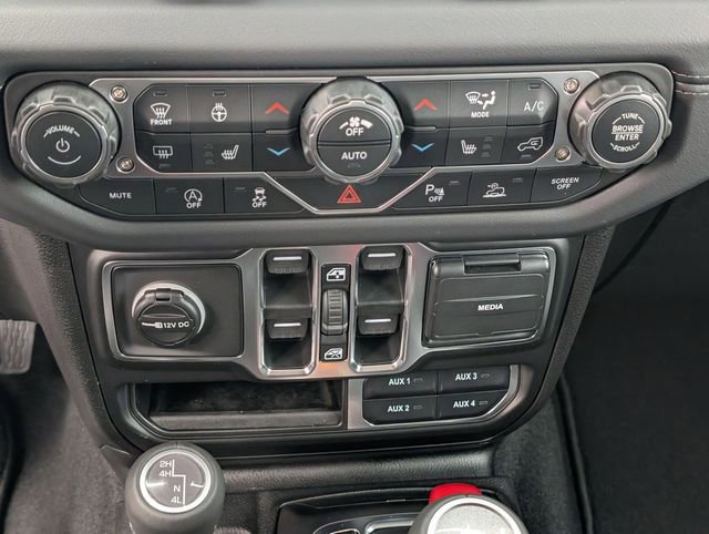 New 2026 Jeep Wrangler Unlimited Sahara AWD/4WD image 19