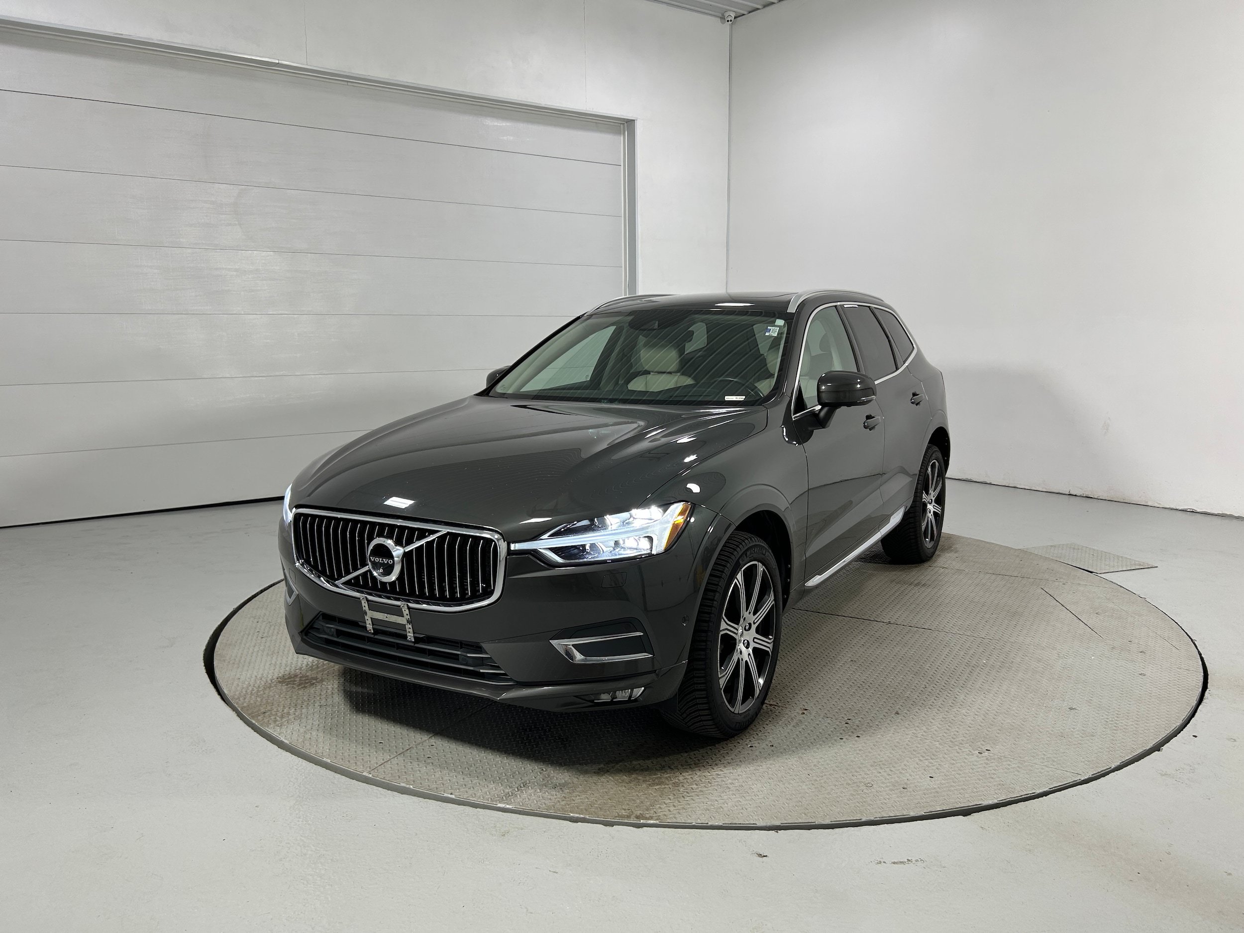 Used 2018 Volvo XC60 T6 Inscription w/ Luxury Seat Package AWD/4WD image 20
