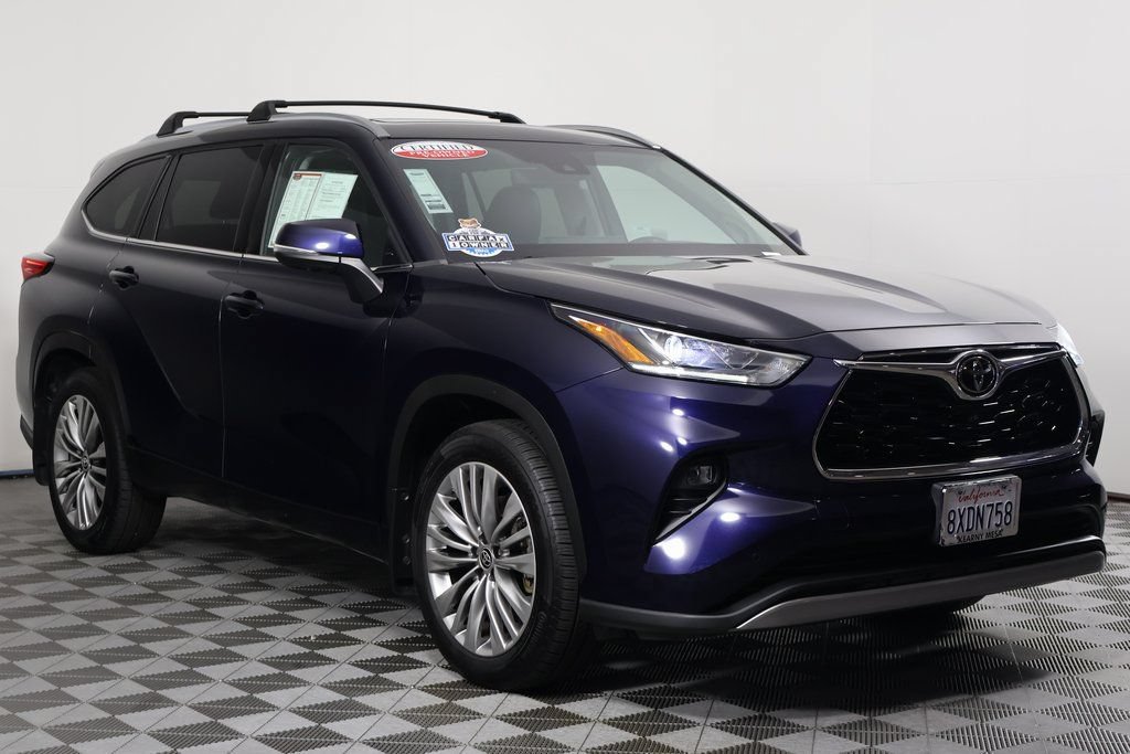 Used 2021 Toyota Highlander Platinum AWD/4WD image 3