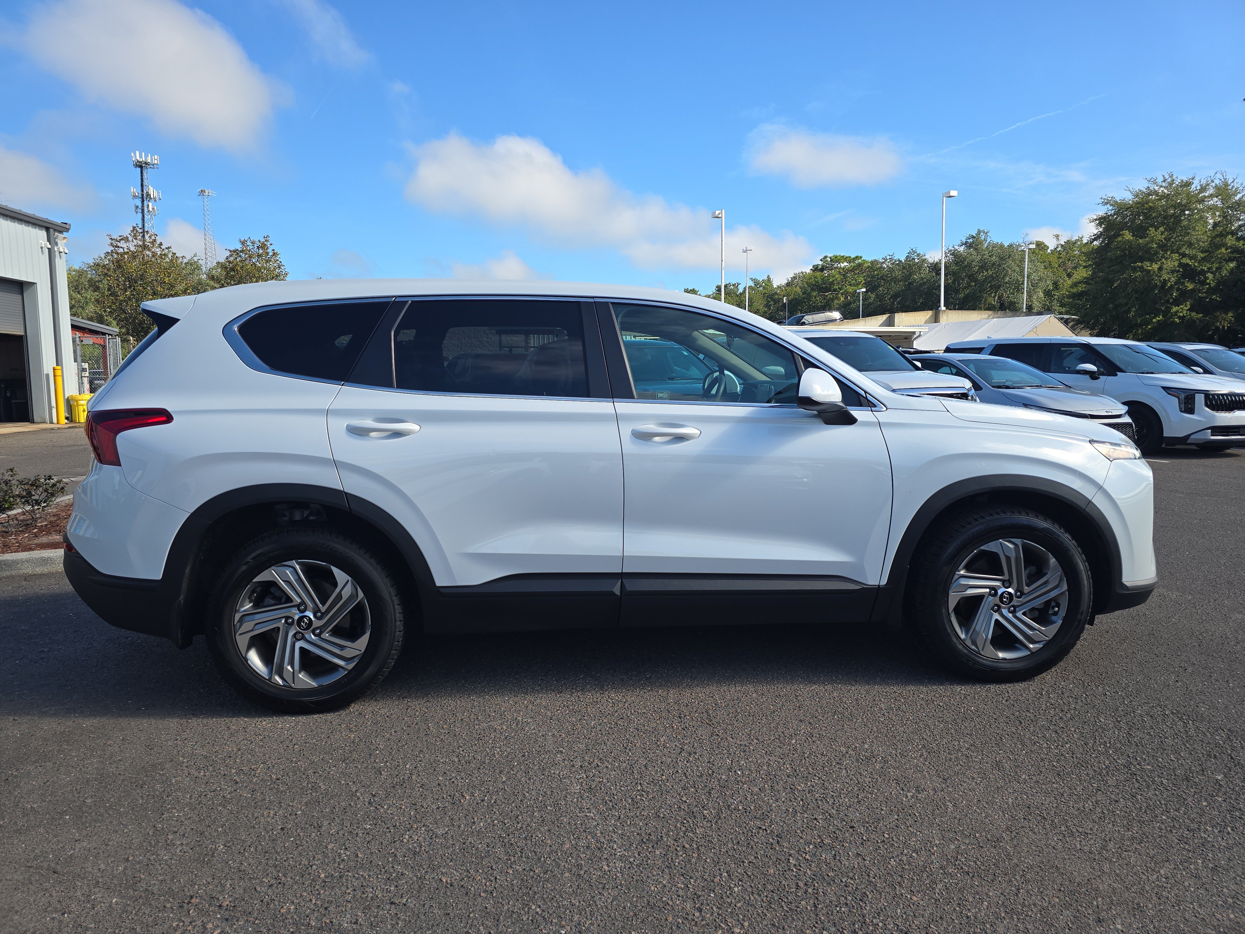 Used 2021 Hyundai Santa Fe SE FWD image 9