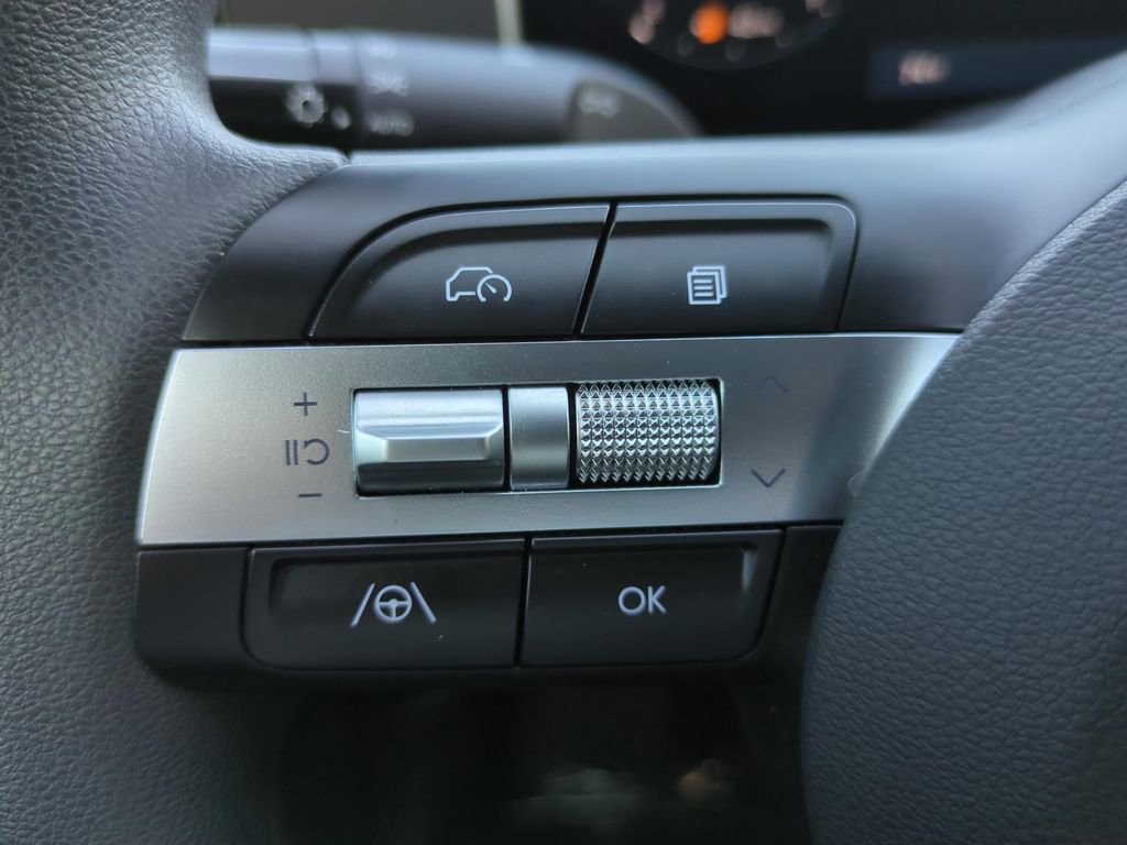 Certified 2025 Hyundai Santa Cruz SEL image 23