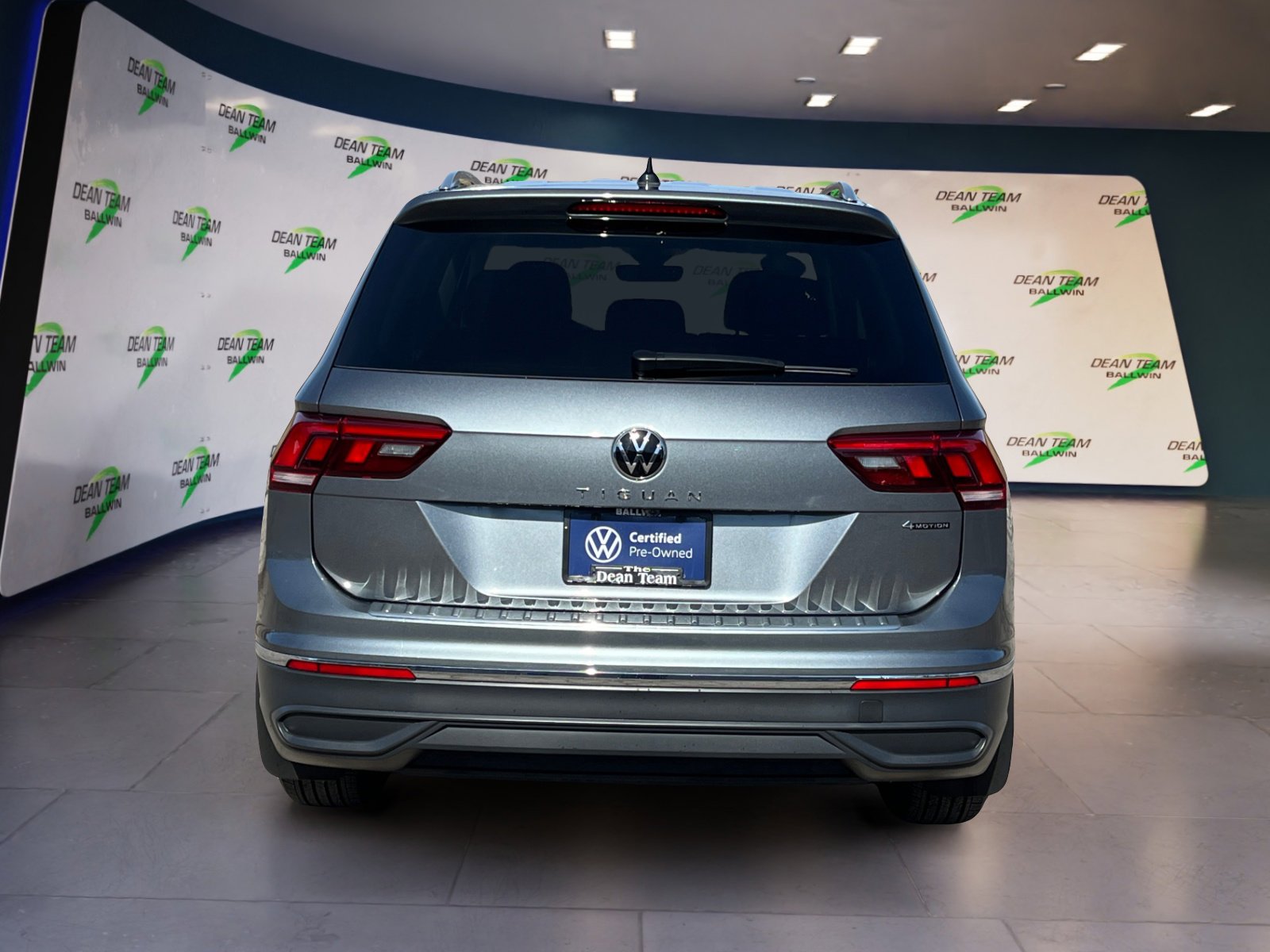 Certified 2024 Volkswagen Tiguan Wolfsburg Edition image 7