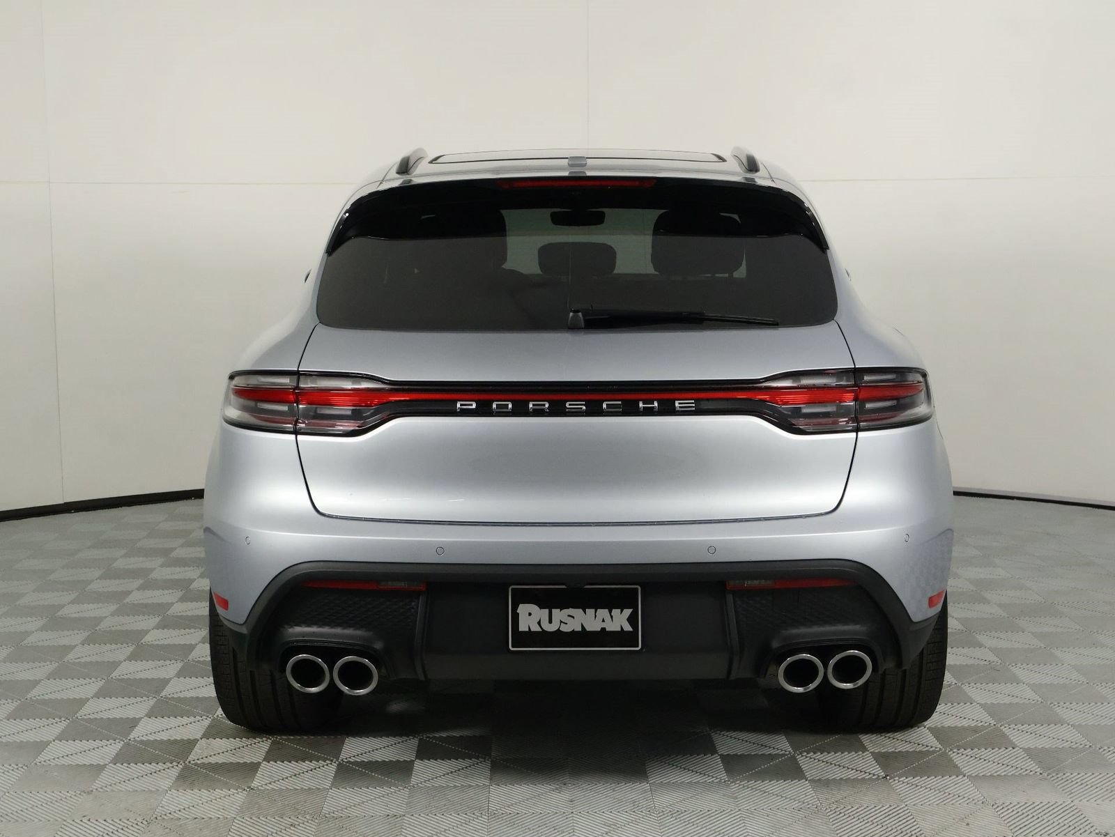 Certified 2026 Porsche Macan AWD/4WD image 6