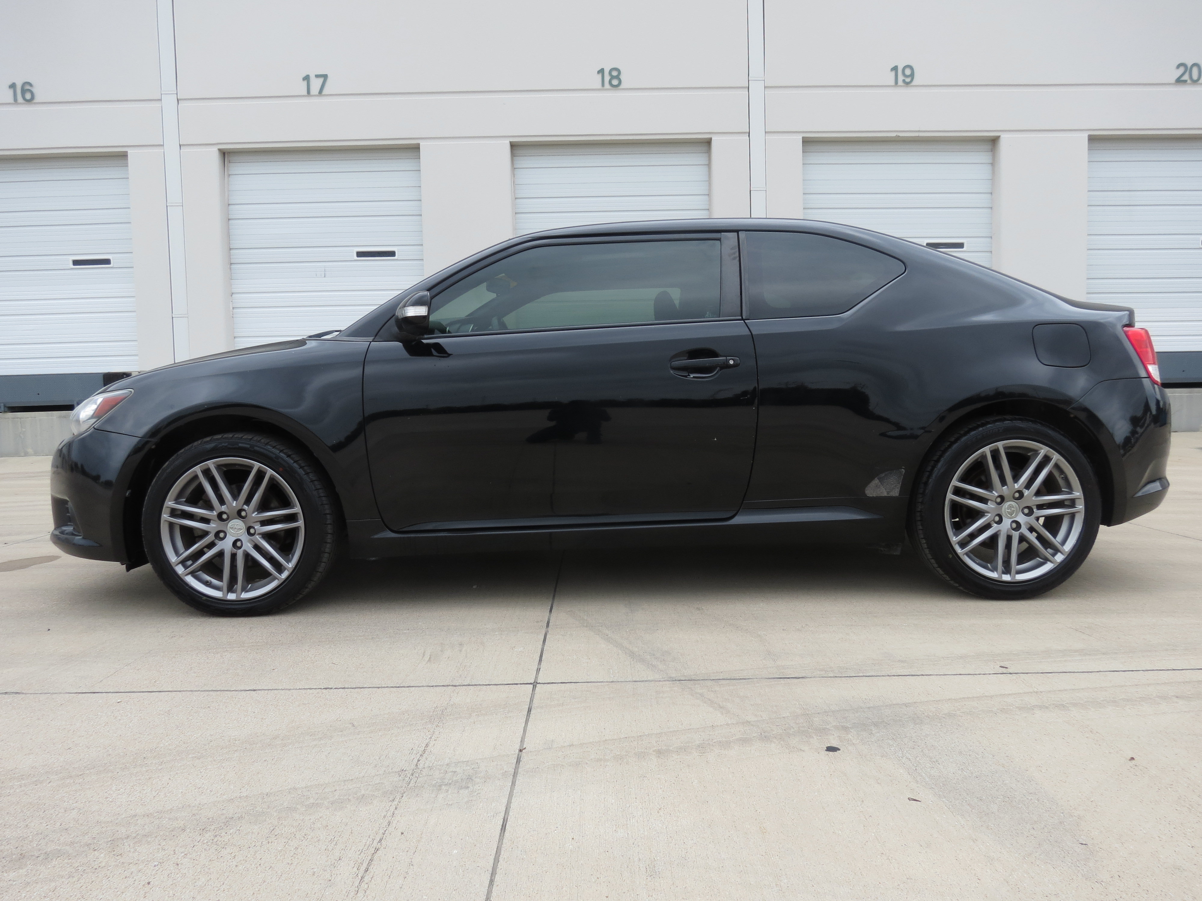 Used 2013 Scion tC FWD image 5
