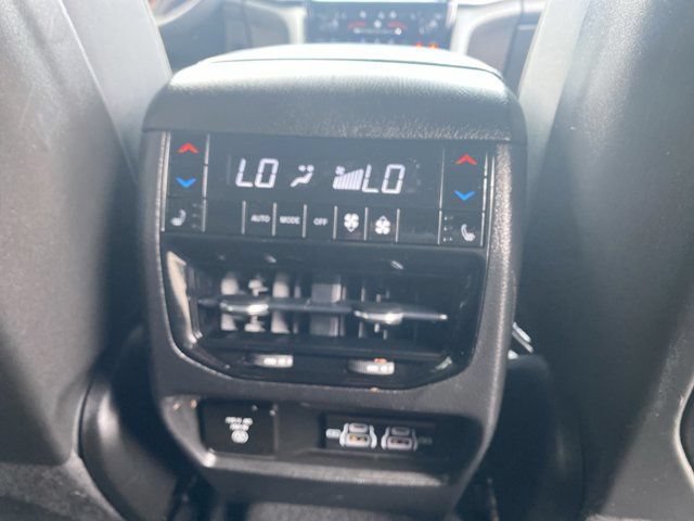Used 2022 Jeep Grand Cherokee L Summit w/ Advanced Protech Group IV AWD/4WD image 13