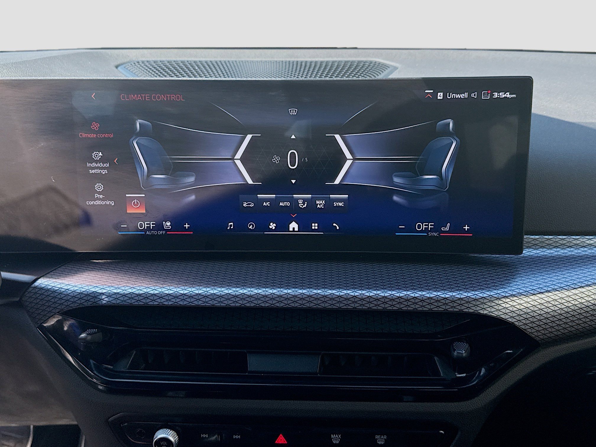 Used 2025 BMW M340i xDrive image 10