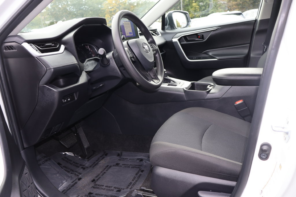 Certified 2024 Toyota RAV4 LE AWD/4WD image 14