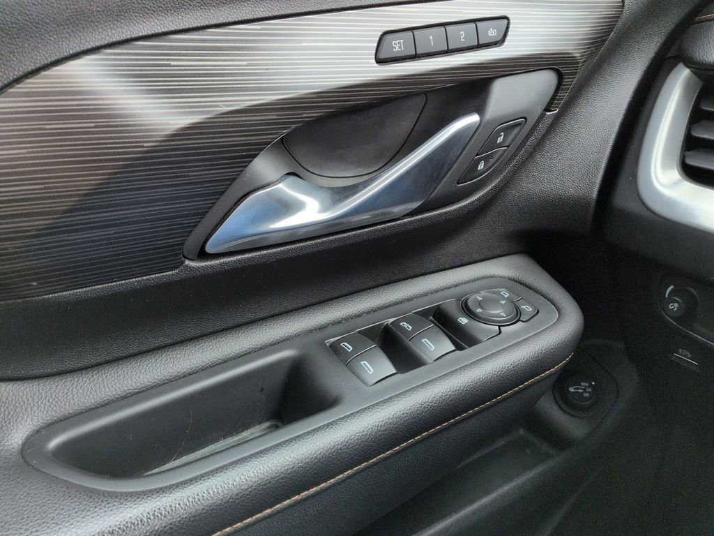 Used 2018 GMC Terrain SLT w/ Preferred Package image 28