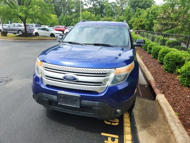 Used 2014 Ford Explorer XLT w/ Equipment Group 202A FWD image 2