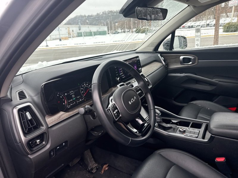 Used 2023 Kia Sorento S w/ Panoramic Sunroof Package image 13