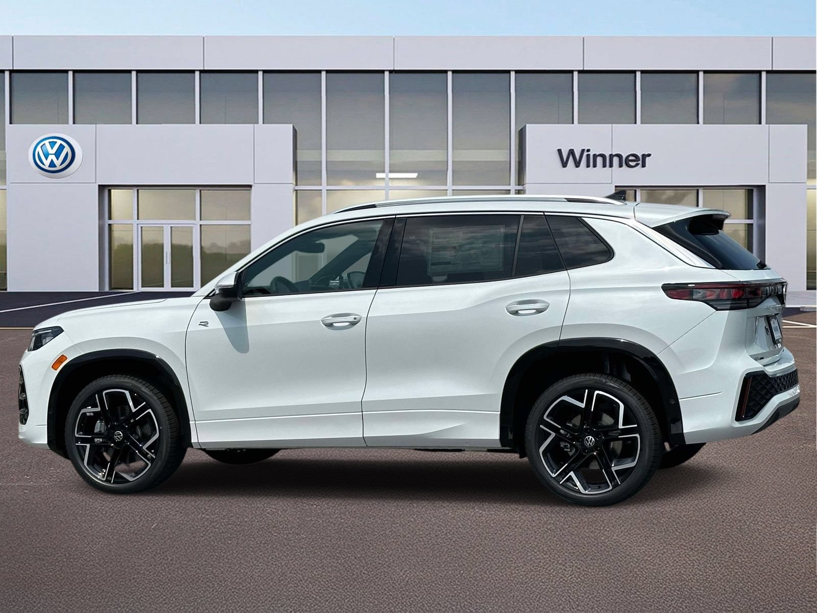 New 2026 Volkswagen Tiguan SEL R-Line AWD/4WD image 2