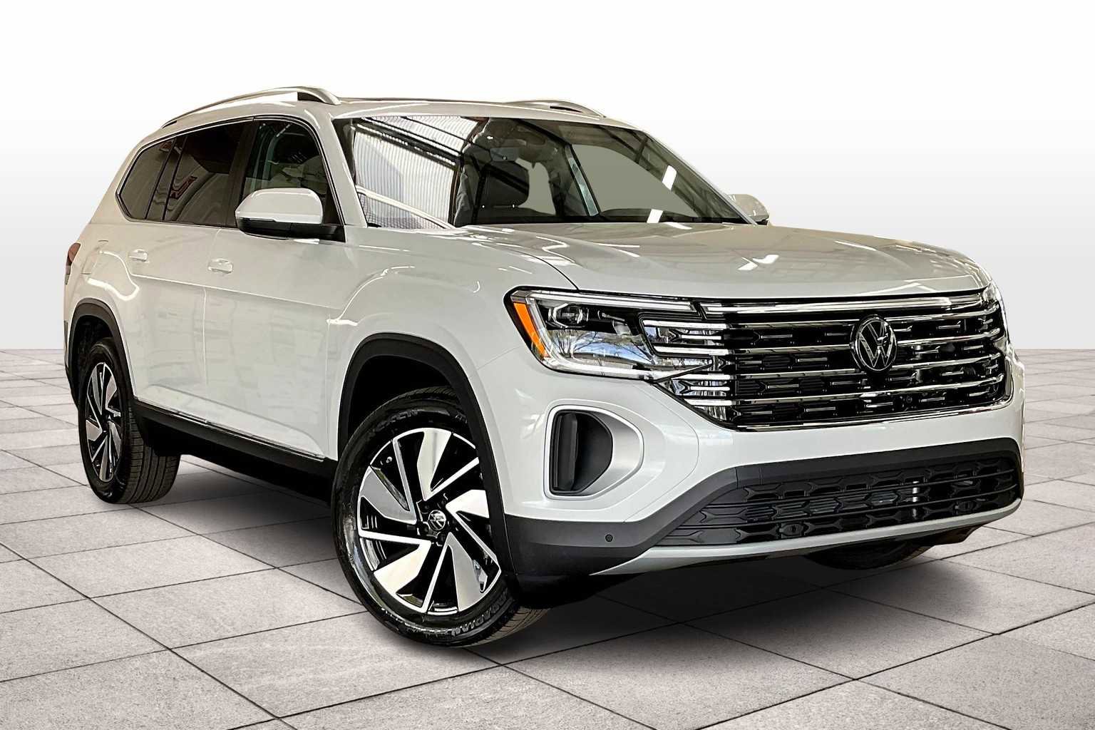 New 2025 Volkswagen Atlas SEL image 2