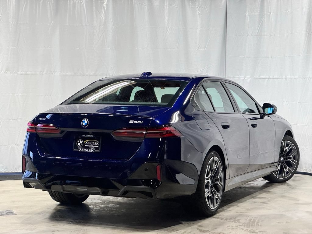 Used 2026 BMW 530i xDrive w/ M Sport Package AWD/4WD image 6