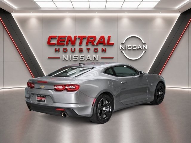 Used 2023 Chevrolet Camaro LT RWD image 4