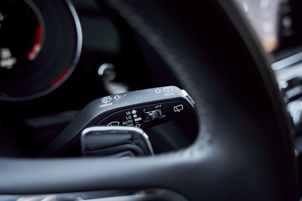 Used 2022 Bentley Bentayga image 58