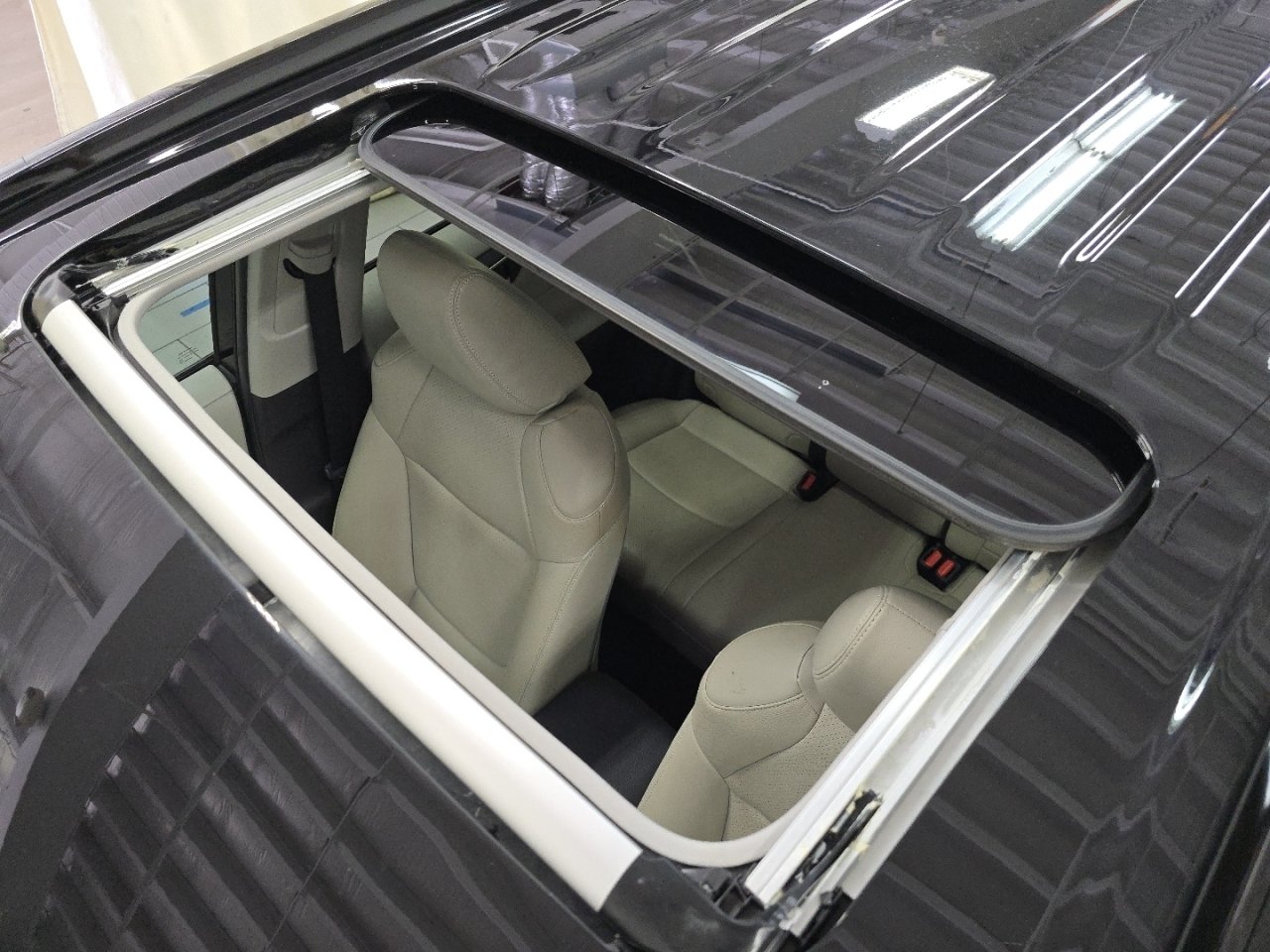 Certified 2024 Toyota RAV4 XLE w/ Convenience Package FWD image 3