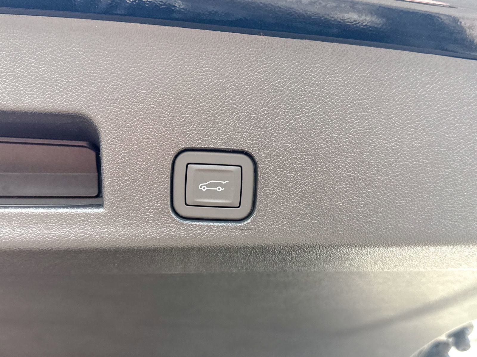 New 2026 Chevrolet Traverse LT w/ Sun and Wheel Package AWD/4WD image 16